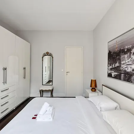 Champs-elysees & Arc De Triomphe - Cityapartmentstay Apartmán *