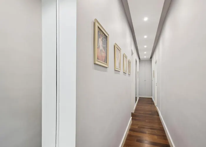 Champs-elysees & Arc De Triomphe - Cityapartmentstay Paris