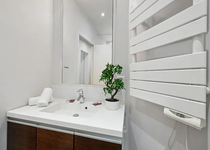 Champs-elysees & Arc De Triomphe - Cityapartmentstay Apartment Paris