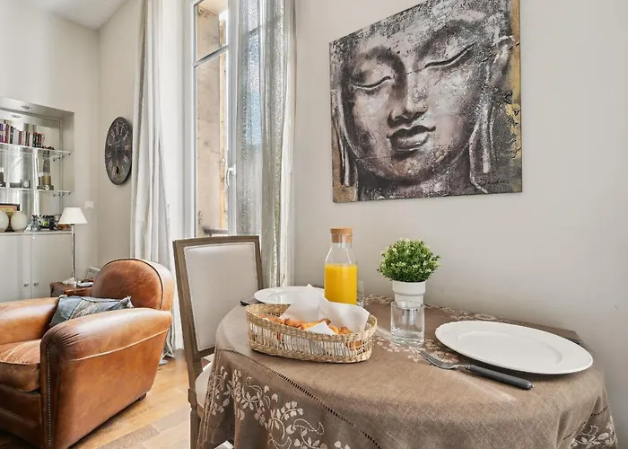 Champs-elysees & Arc De Triomphe - Cityapartmentstay *